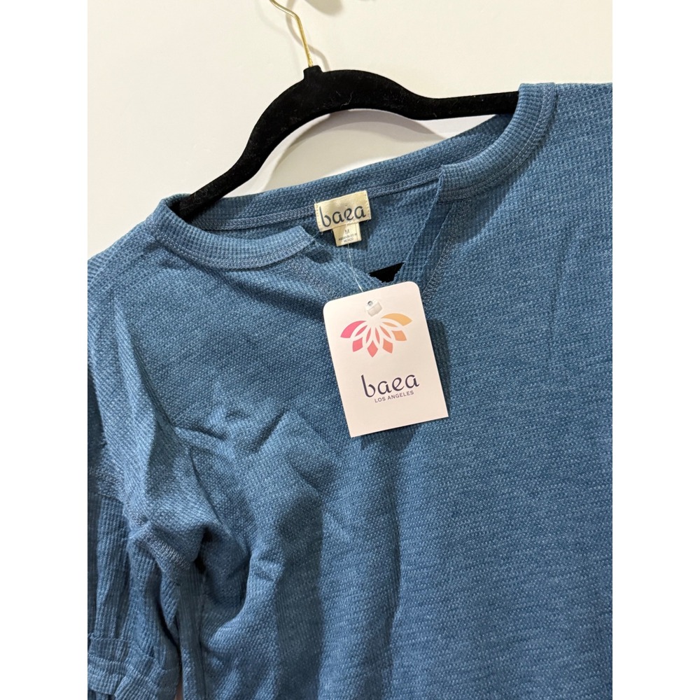 Baea Waffle Knit Top Womens Medium Blue NEW Bell Sleeve Split Neck TH-004
